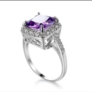 Purple banquet cut ring
